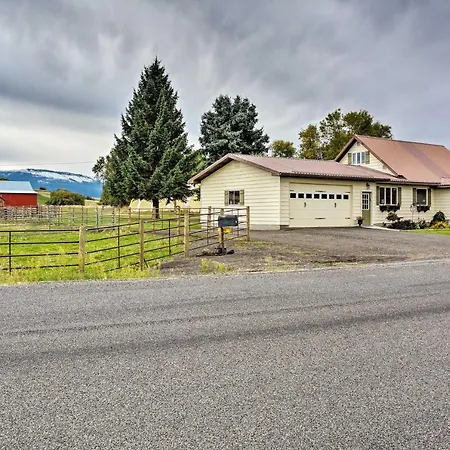 Farmhouse In Country Setting Near Gravity Hill